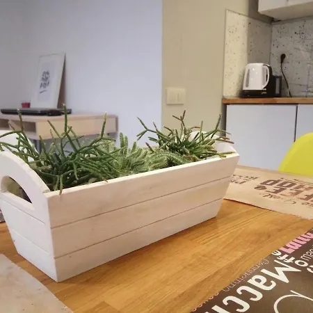 Quiet & Airy Modern Apt. Centre Free Parking Апартамент София