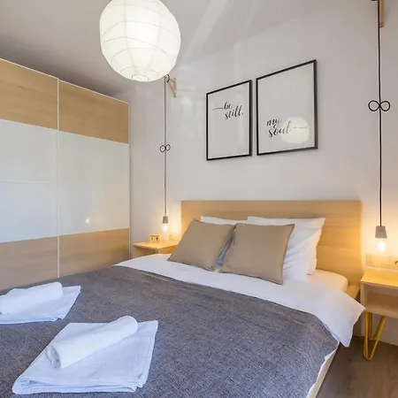 Apartmán Quiet & Airy Modern Apt. Centre Free Parking